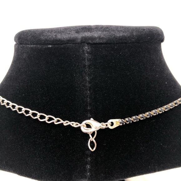 Fashion Necklace & Bracelet - Picture 2 of 3